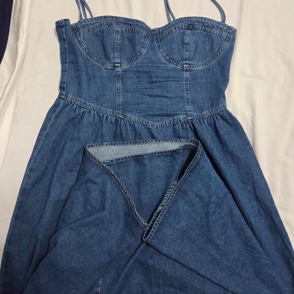 Commense Dress - Picture 2 of 6